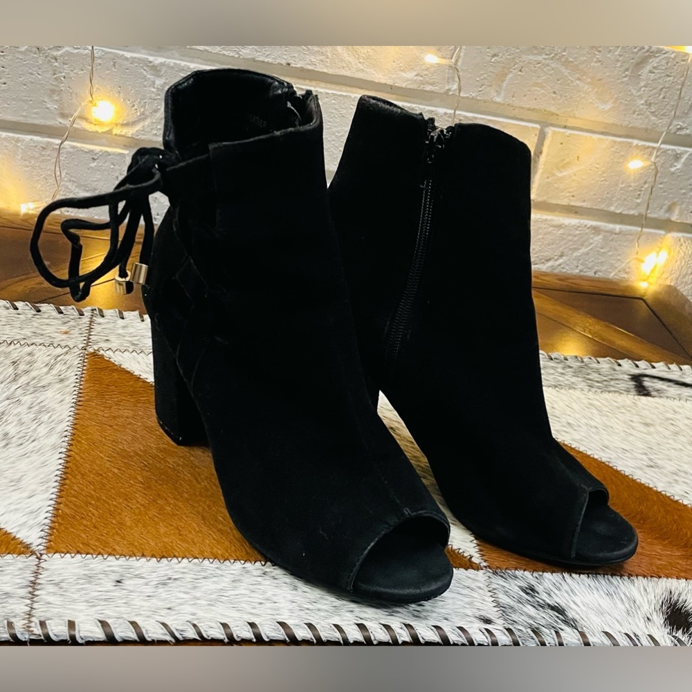 Lace up open toe bootie size 8.5